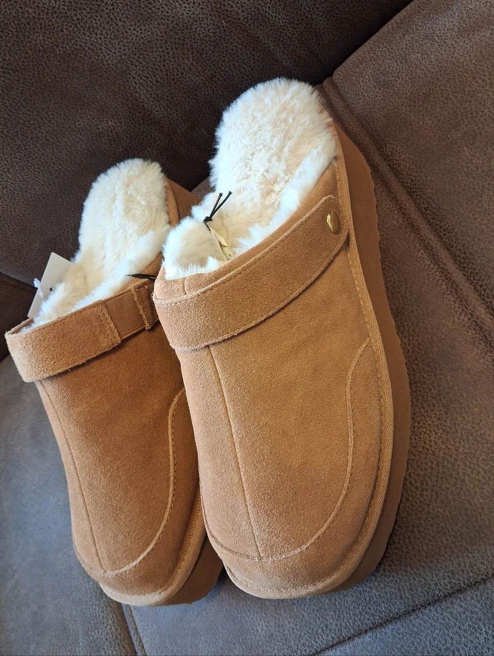 JoySpun Women's Faux Suede Platform Clogs with Faux Fur Lining Chestnut Size 10 - Picture 3 of 7